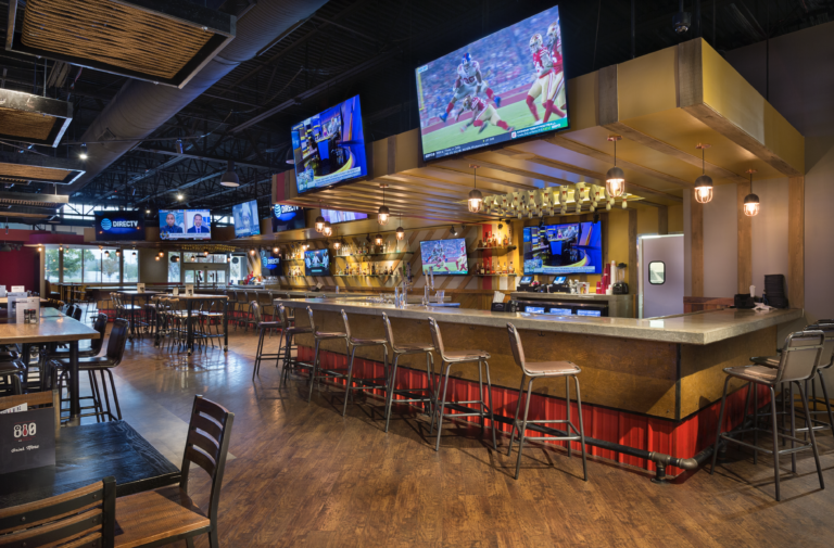 810 sports bar environment