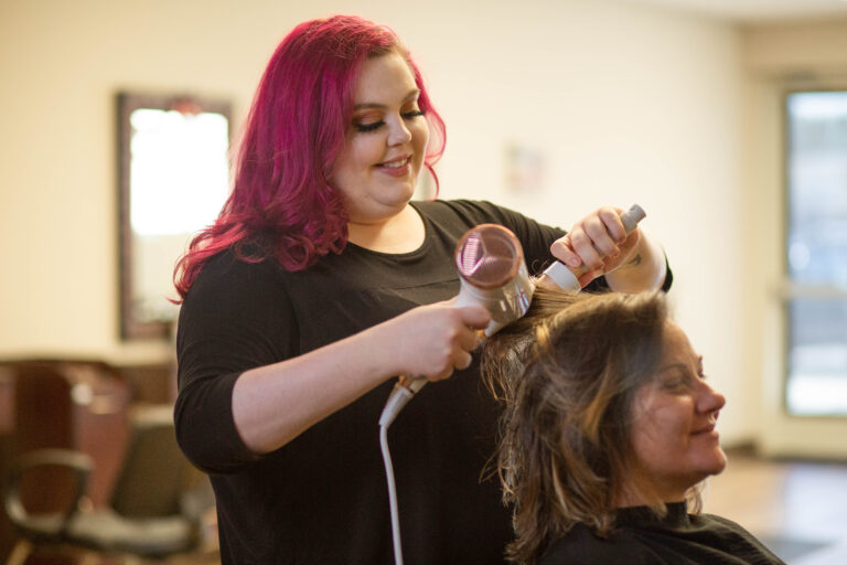 kelsey miles cutting hair