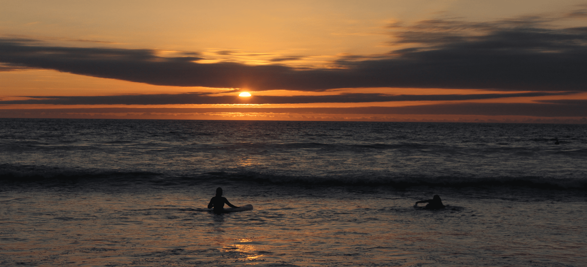 Inside the beach-town rhythm that turns lazy days and salty hair into a full-blown lifestyle.